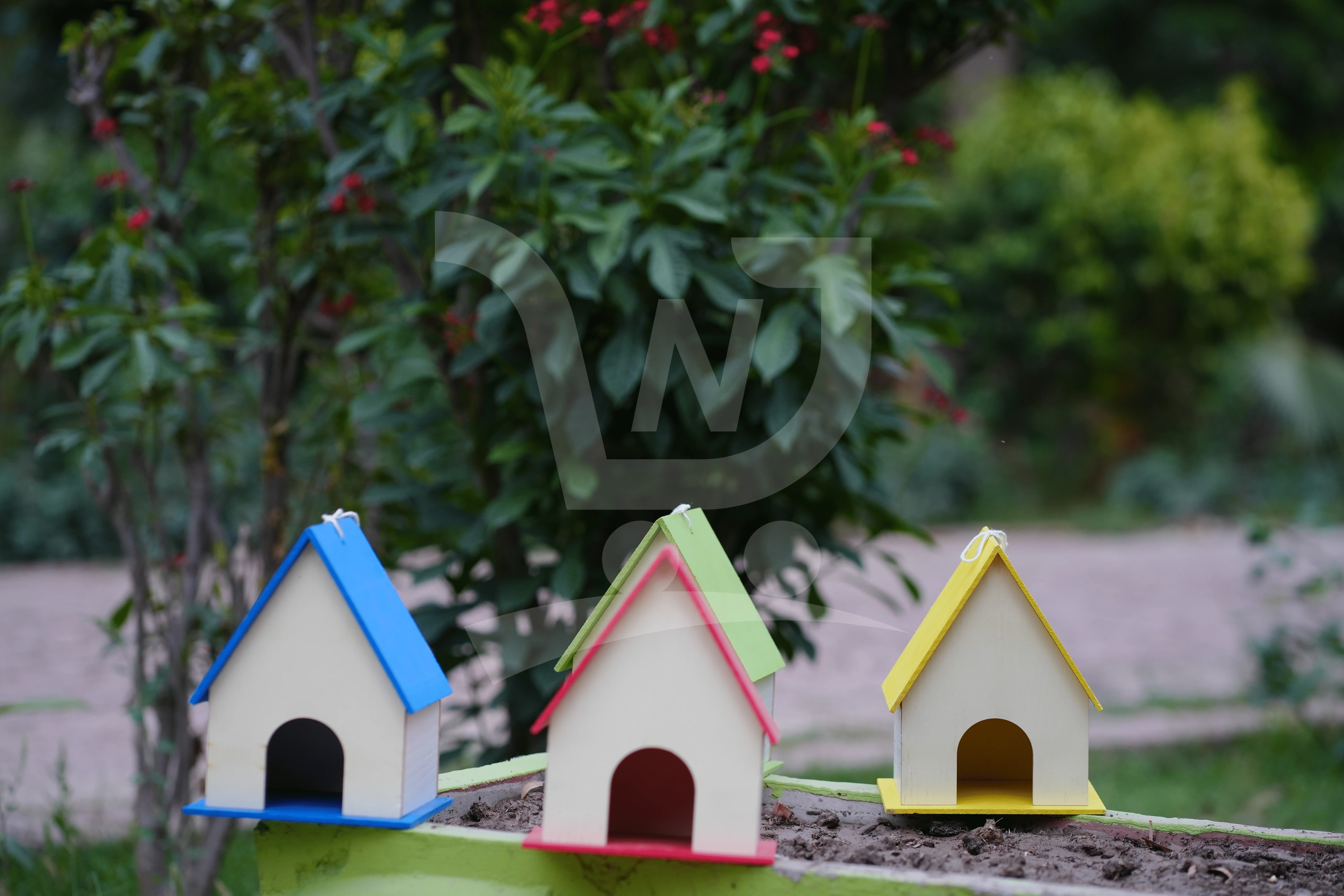 Cozy Wide-Roof Birdhouse