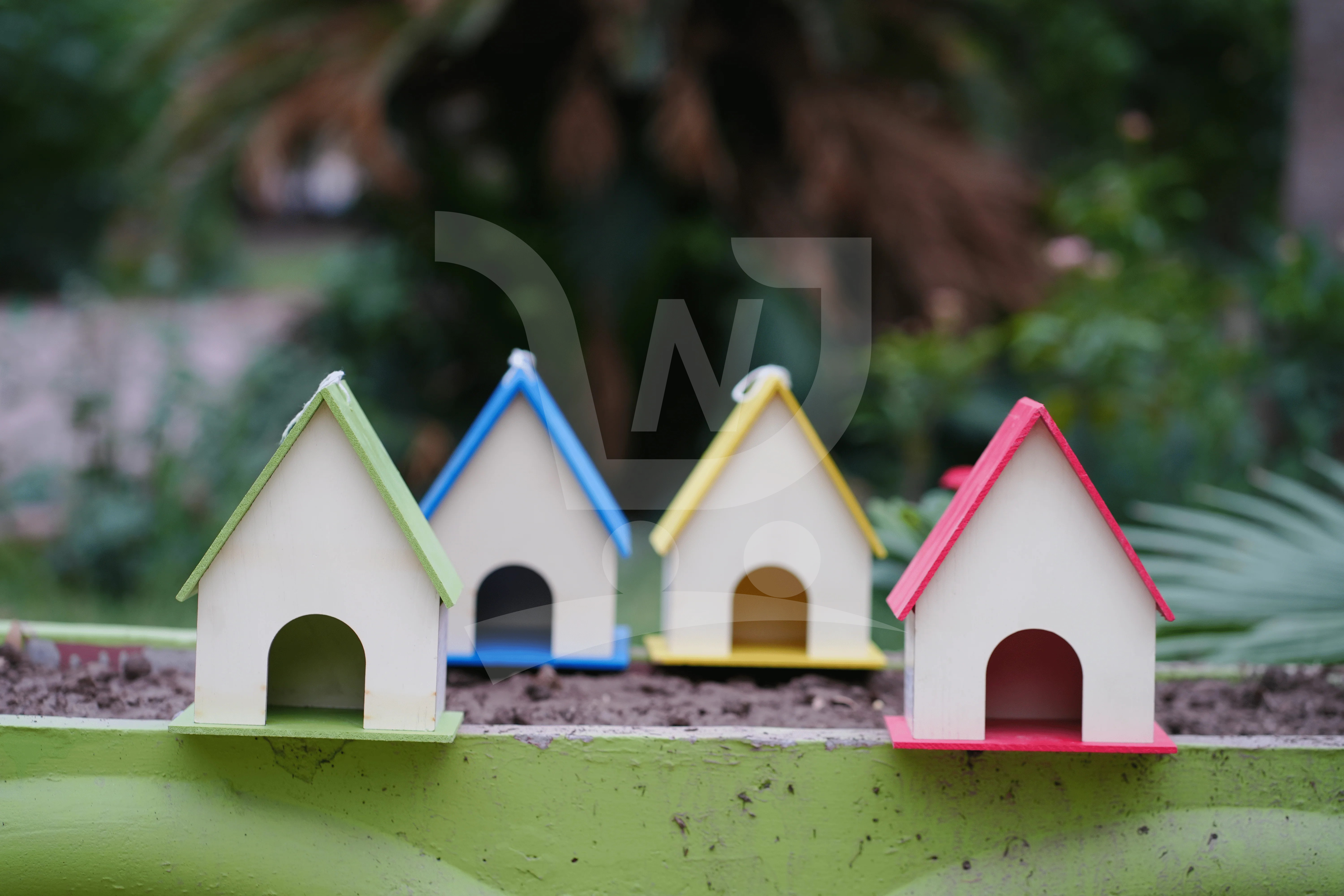 Cozy Wide-Roof Birdhouse