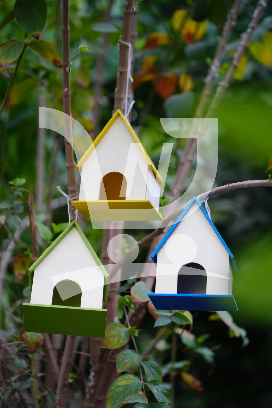 Cozy Wide-Roof Birdhouse