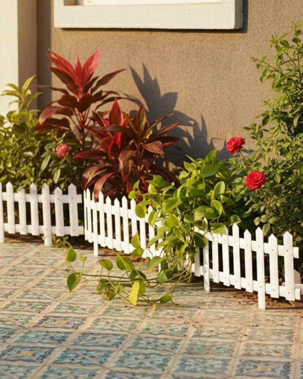 PVC Garden Fence for Lawn & Flowerbeds – Decorative Plastic Border for Garden Yard